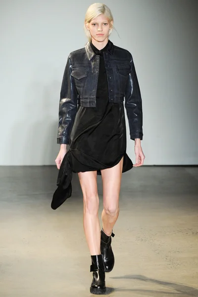 Look 27